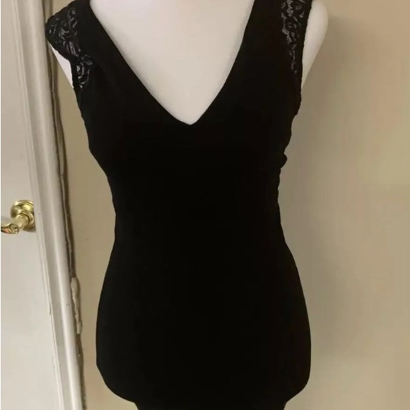 Cocktail elegant dress with neckline and lace back. - Picture 3 of 3